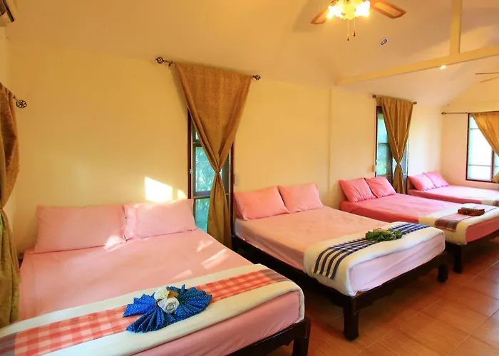 Baanrai Areeya Resort
