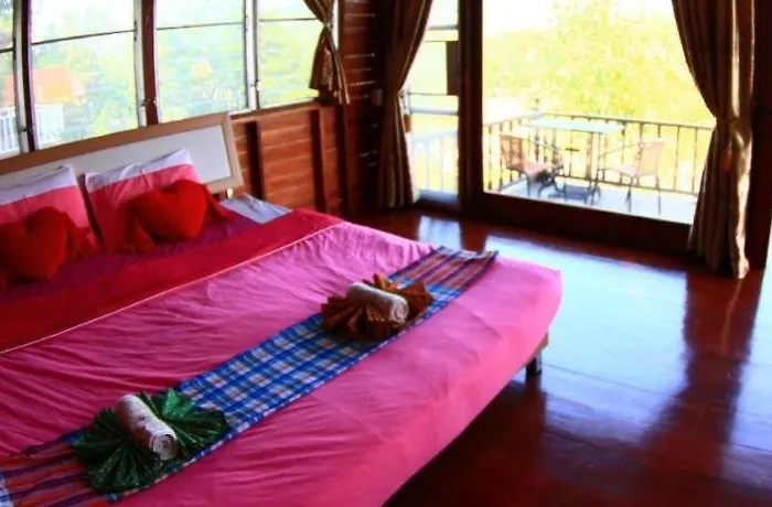 Baanrai Areeya Resort