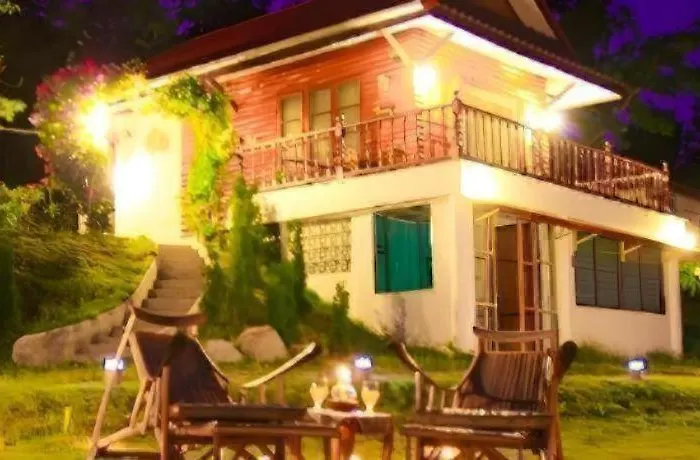 Baanrai Areeya Resort