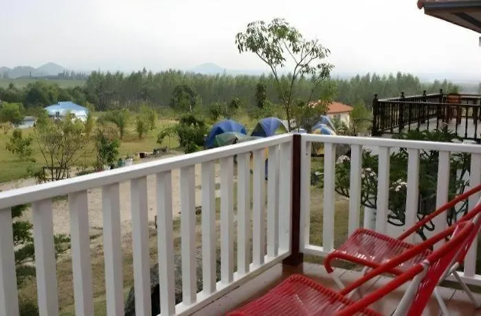Resort Baanrai Areeya 2*