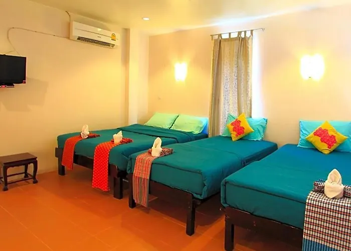 Baanrai Areeya Resort 2*